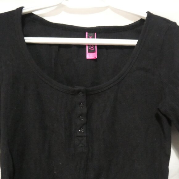 LA SENZA | medium | Black Waffle Knit Long Sleeve Shirt | Partial Snap Button - Picture 4 of 16
